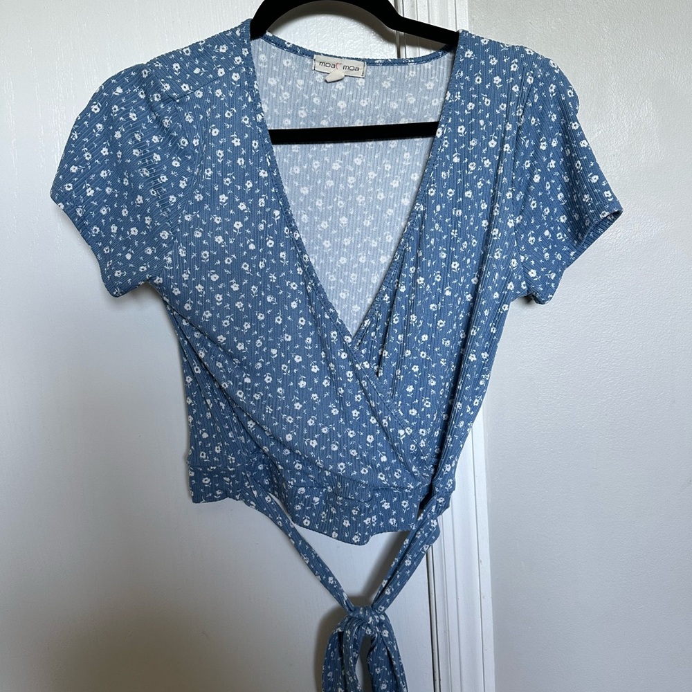 Blue floral tie top
